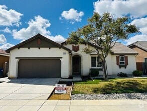 Building Photo - 7605 E Giavanna Ave