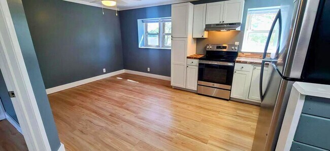 Kitchen / Dining Area - 79720 Kidder Rd