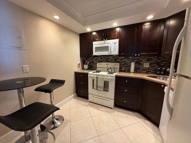 Foto del edificio - 101 Briny Ave