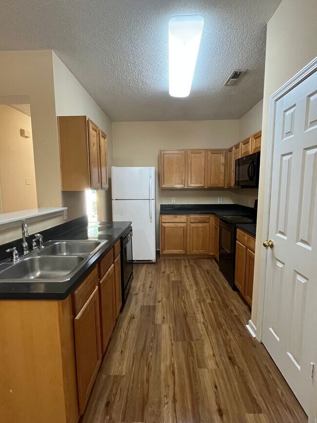 Foto del edificio - 3Br 3Ba Liberty Hall Townhome