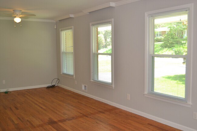 Building Photo - 1136 Seven Springs Cir NE