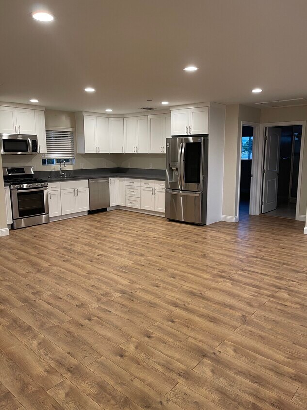 10324 Eton Ave, Chatsworth, CA 91311 Townhome Rentals in Chatsworth