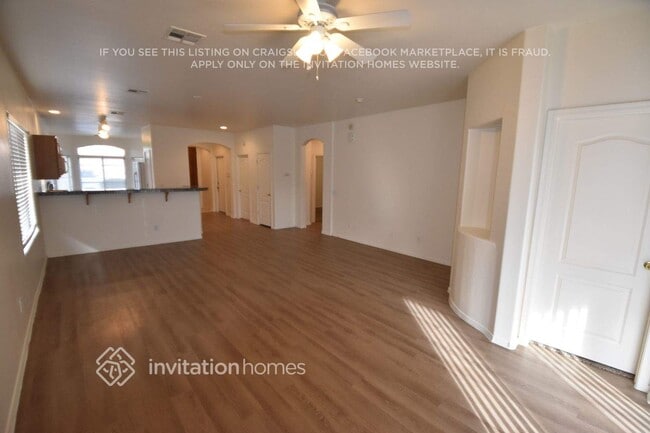 Foto del edificio - 2213 W Carolina Dr