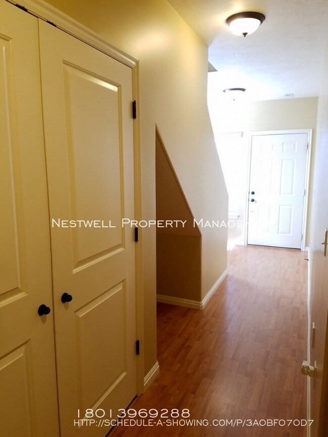 Building Photo - Great South Mountain 2 bed Townhome