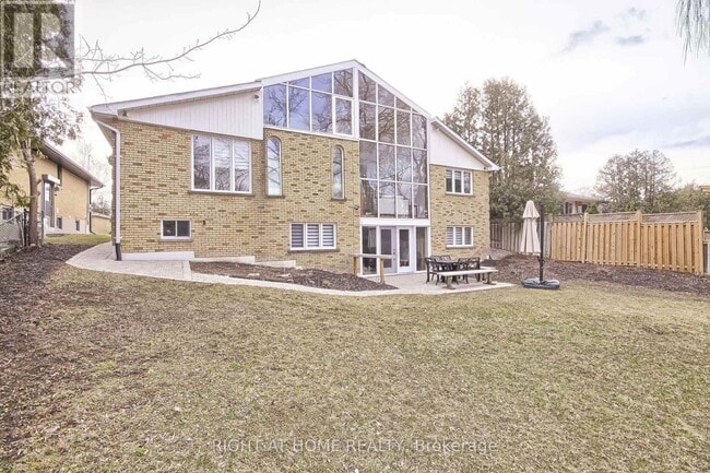 Building Photo - 122 Elvaston Dr