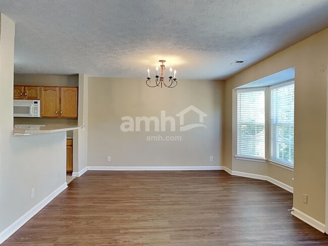 Foto del edificio - 2615 River Meade Way