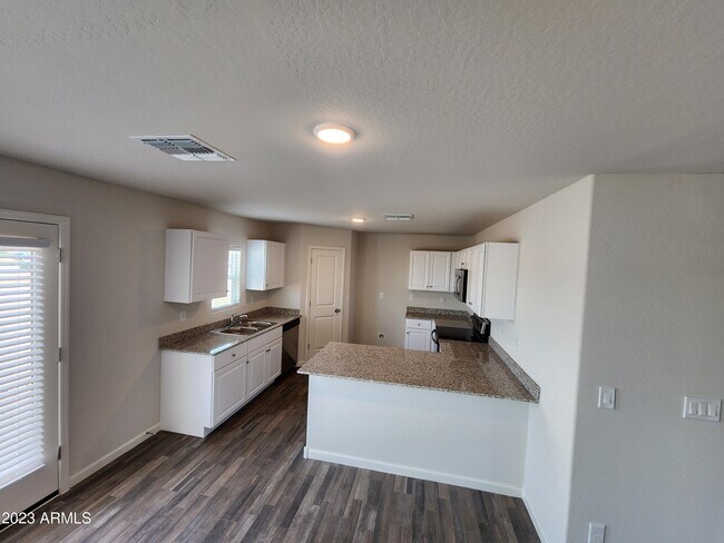 Building Photo - 9381 Collis Pl