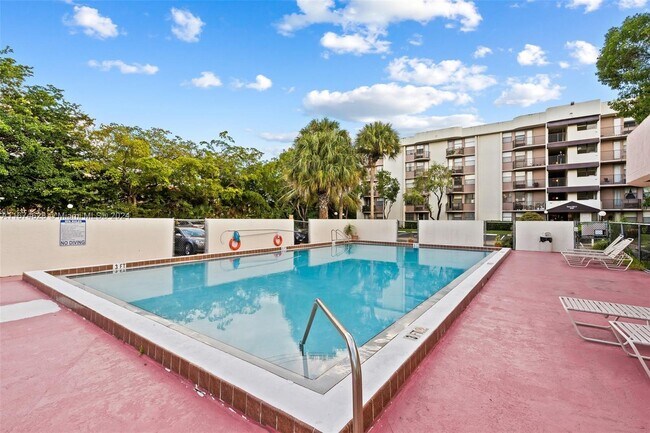 Foto del edificio - 2771 Riverside Dr