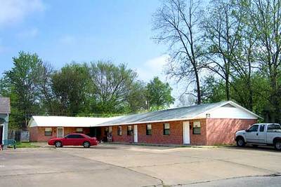 Primary Photo - 108 W Kentucky St