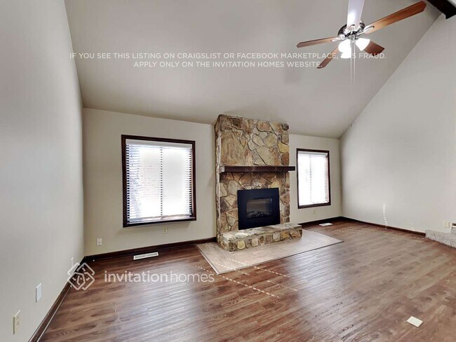 Building Photo - 1050 Rockcrest Dr