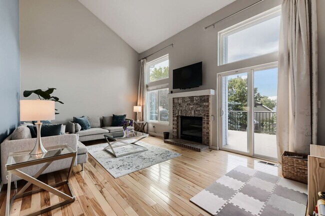 Foto del edificio - 4 Bedroom 4 Bath Home in Thornton Available July 15th!