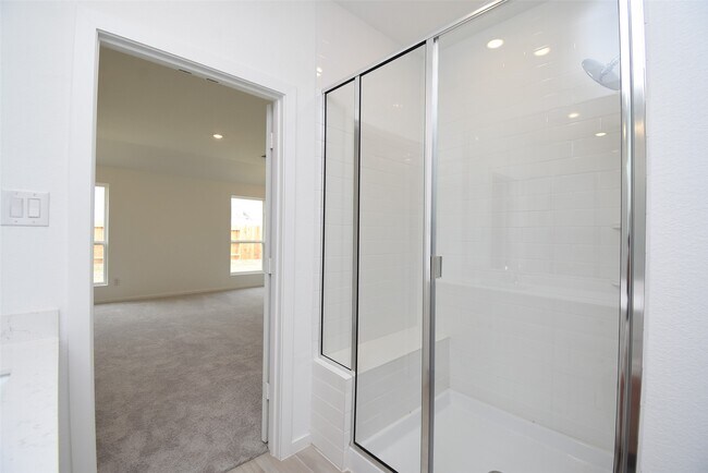 Building Photo - 6303 Golden Seaton Dr