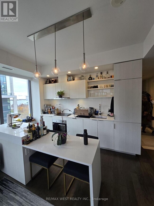 Building Photo - 12 Bonnycastle St