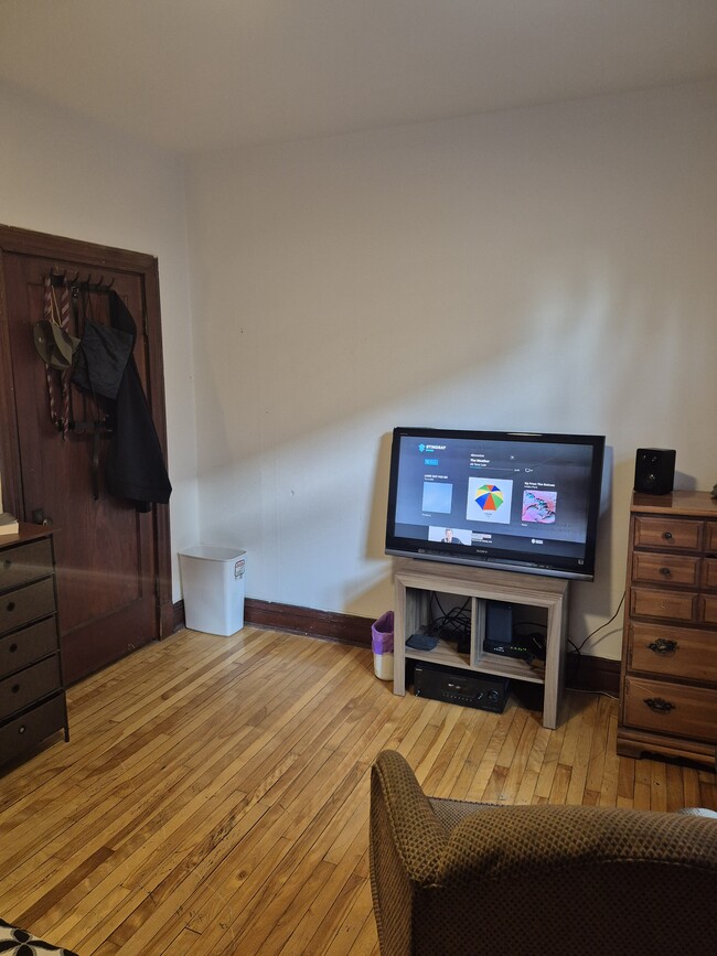 Building Photo - 1272 Boul René-Lévesque