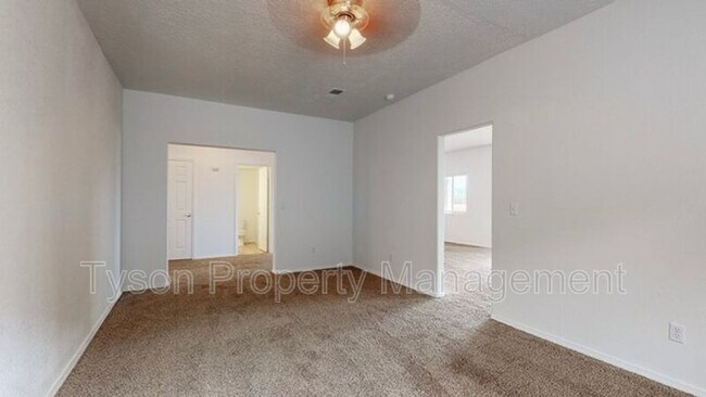 Foto del edificio - 8800 Sundoro Pl NW