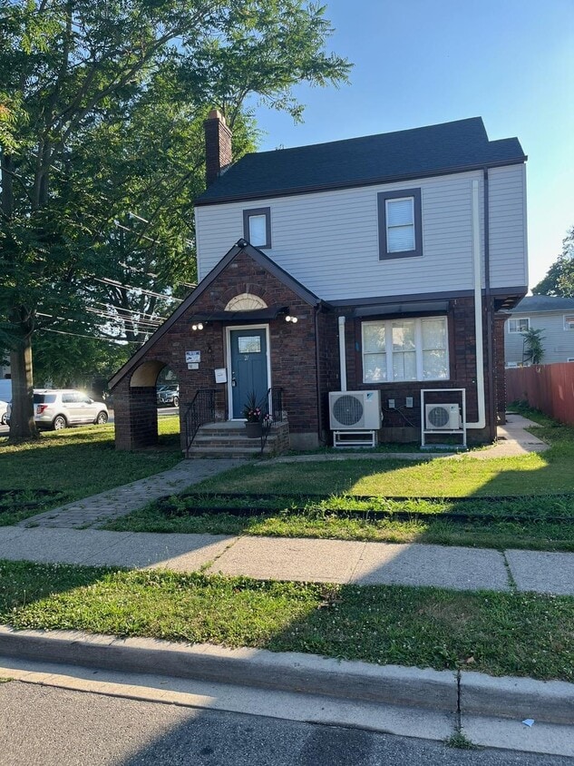 Primary Photo - 21 James L L Burrell Ave