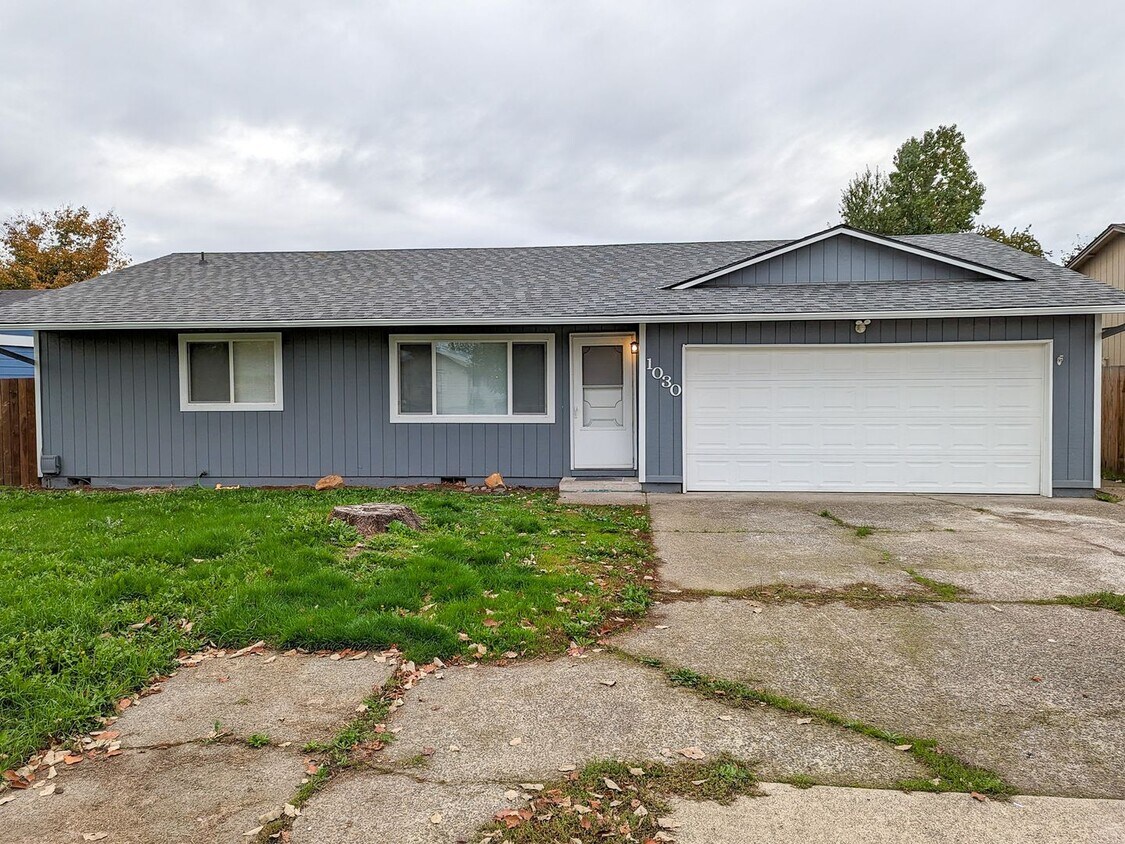 Foto principal - 1030 45th Ave NE