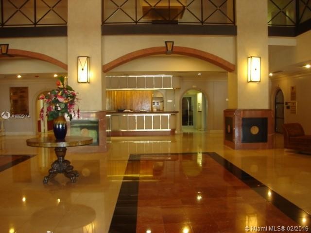 Foto del edificio - 555 NE 15th St
