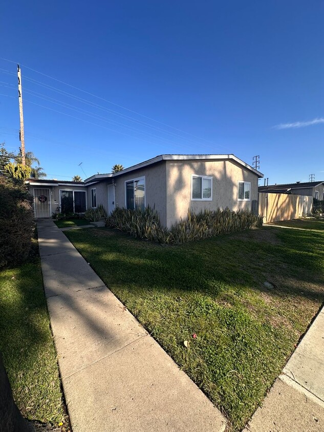 Primary Photo - CLAIREMONT MESA BLVD Duplex