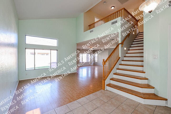 Building Photo - 8818 W Hilton Ave