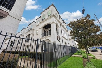 Building Photo - 2710 Freund St