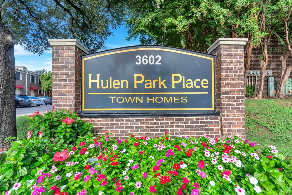 Hulen Park Place Townhomes Apartments Fort Worth, TX