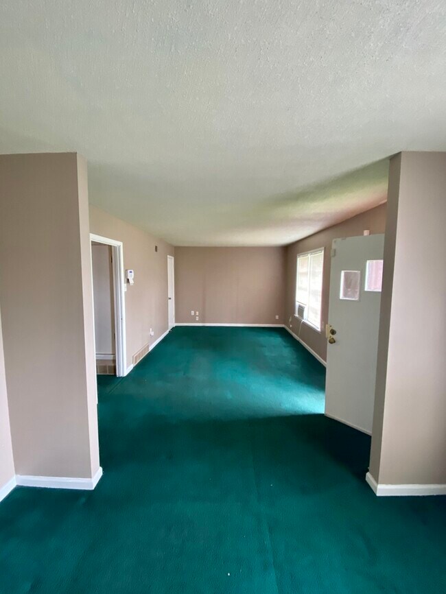 Photo - Nice Home & New Carpet Going In Soon