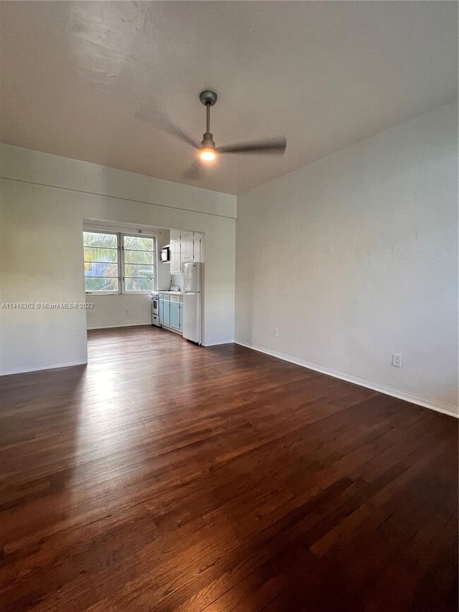 Building Photo - 135 3rd St