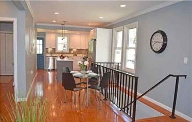 Building Photo - Beautiful Benning 3 Bedroom Renovated Bungalow Home with Yard, Parking, W/D.
