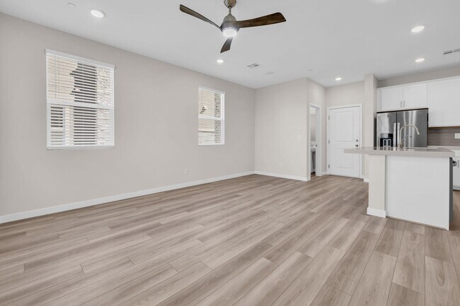 Building Photo - BRAND NEW - NEVER LIVED IN 3 BR/2.5 BA Tow...