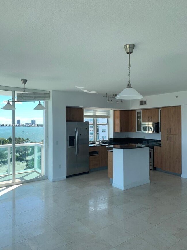 Building Photo - 7900 Harbor Island Dr