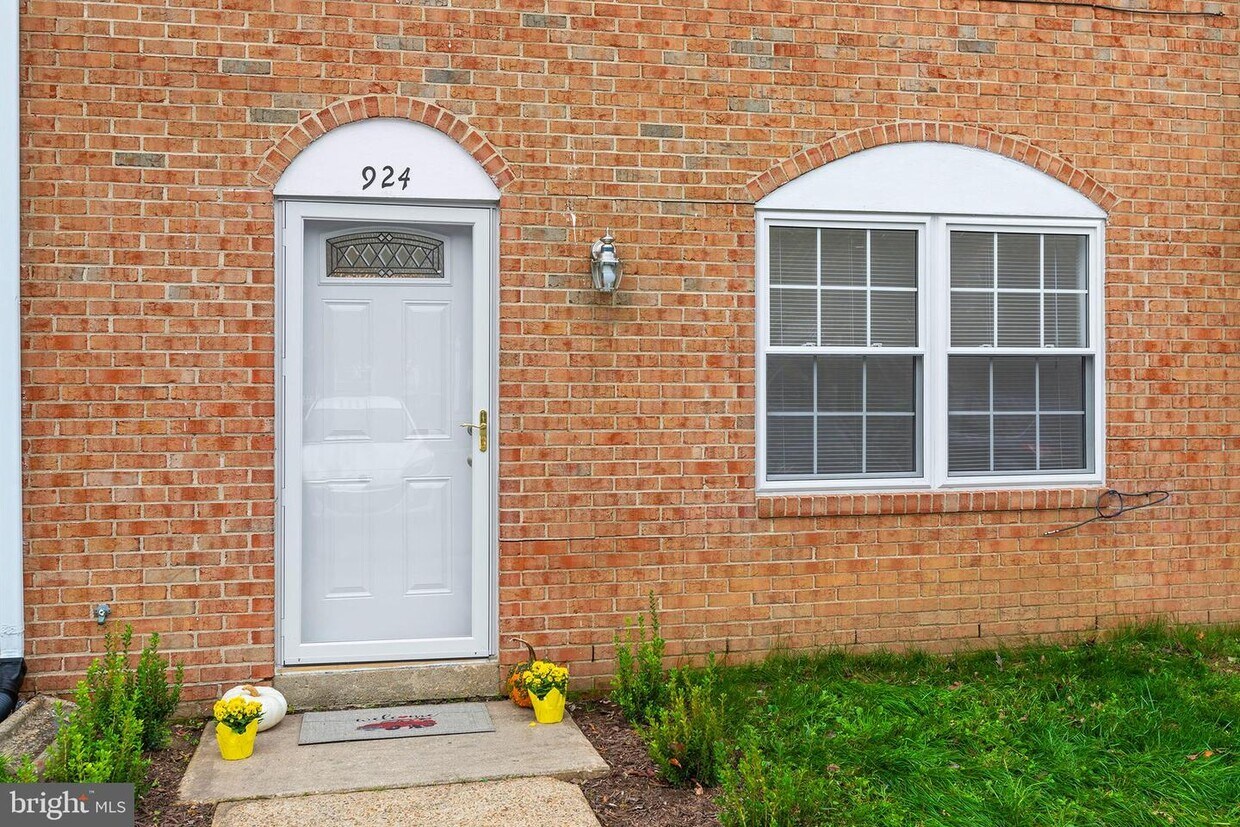 924 Bellows Ave, Fredericksburg, VA 22405 Townhome Rentals in