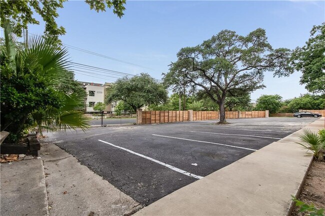 Building Photo - 1610 Enfield Rd