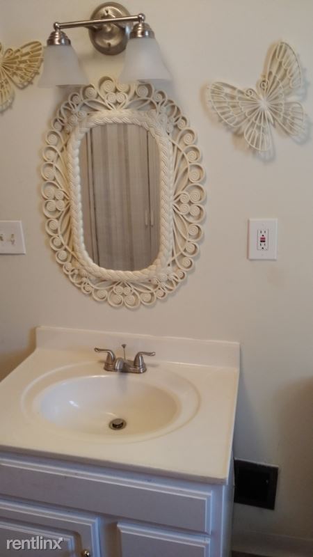 Building Photo - 5595 Grand Dr