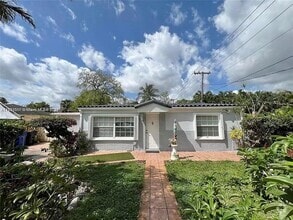Building Photo - 1465 SW 28th Way