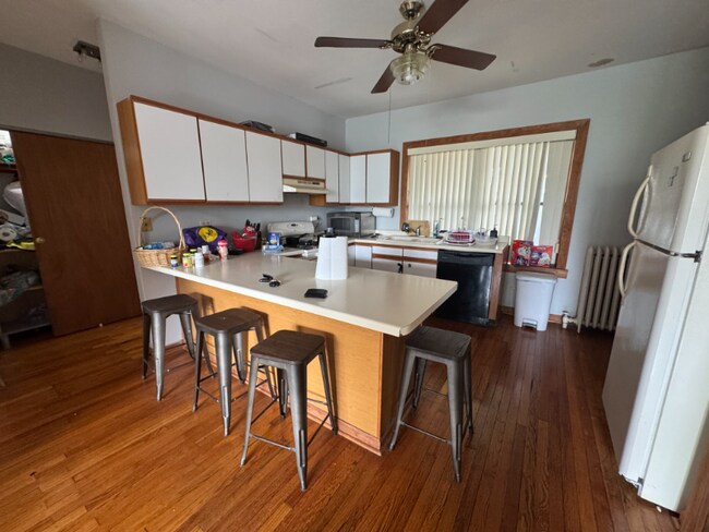 Foto del edificio - 1354 W Foster Ave