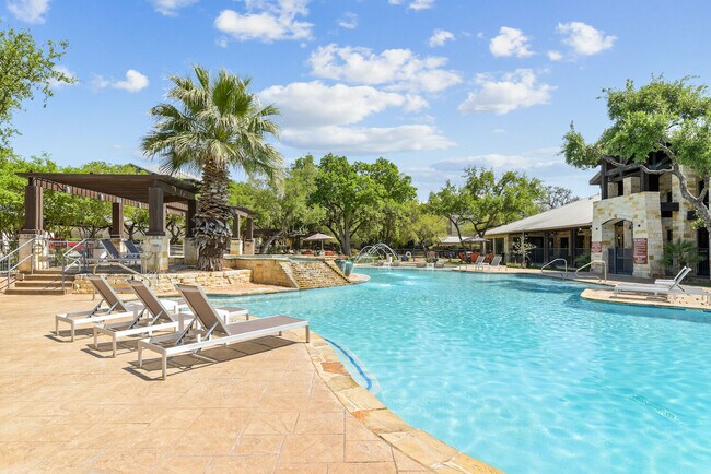 Foto del edificio - Platinum Shavano Oaks