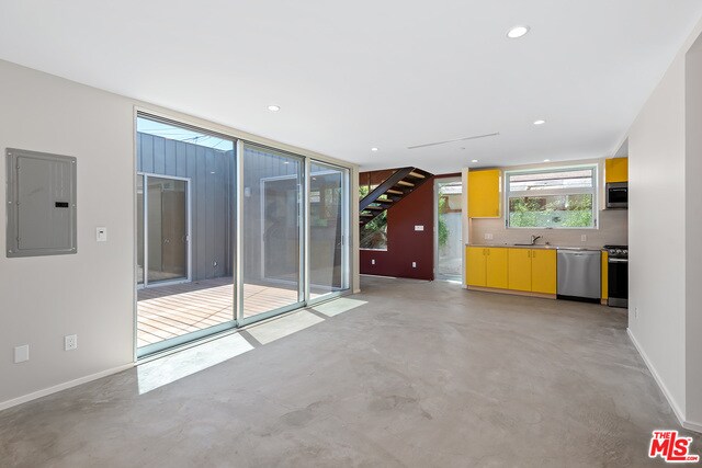 Foto del edificio - 2823 Stoner Ave