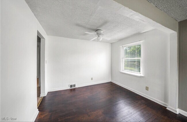 Foto del edificio - 1369 Adelaide Ave SE