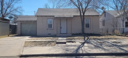 Building Photo - 617 W 17th St