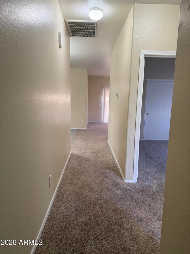 Foto del edificio - 1735 Bluff Dr