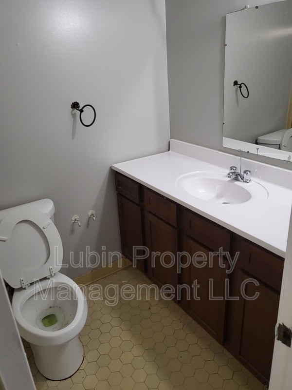 Building Photo - 3066 Water Oak Dr