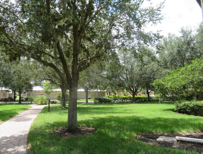 Foto del edificio - 6434 Moorings Point Cir