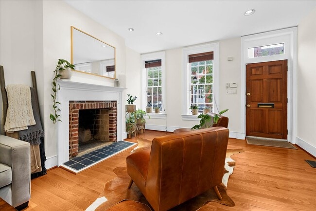 Building Photo - 656 Washington Blvd