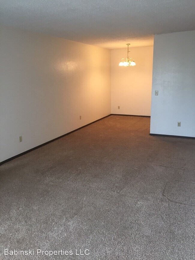 Foto del edificio - 1 br, 1 bath Apartment - 300 N Kiwanis Ave