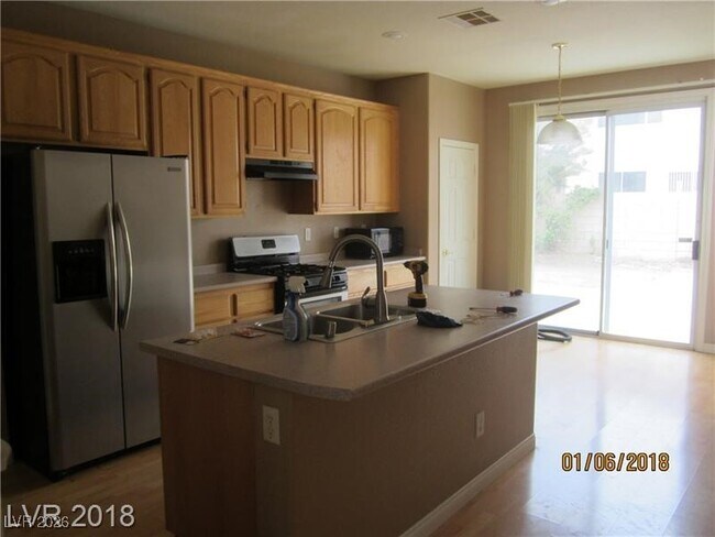 Building Photo - 8328 Crown Peak Ave