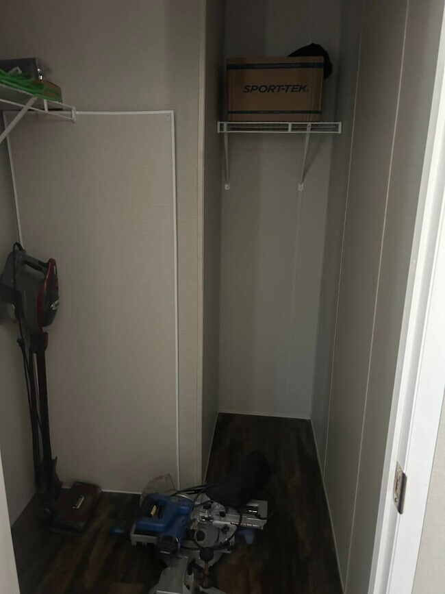 Foto del edificio - 16 Parkview Dr