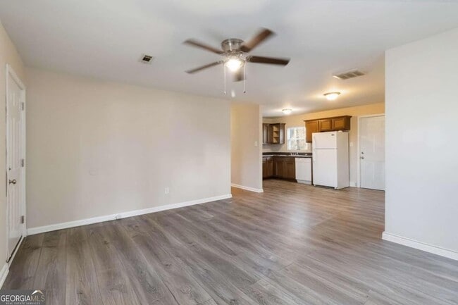 Foto del edificio - 2361 Swallow Cir SE