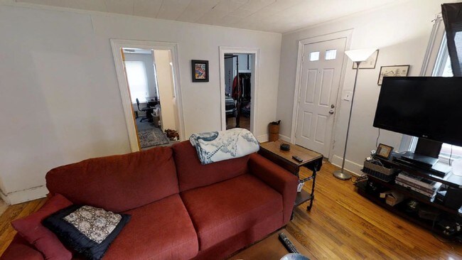 Living room - 136 Fayette St
