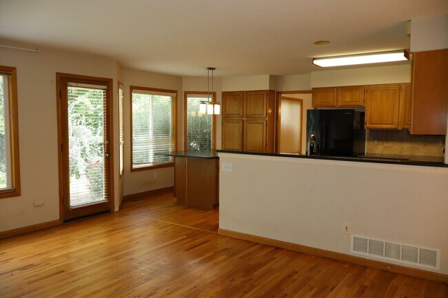 Foto del edificio - Live Large in Fort Collins – 5BR Home + $2...